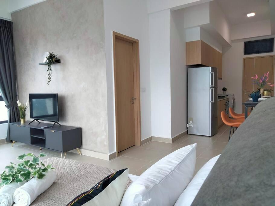 Appartement Colony Klcc By Homebrickz