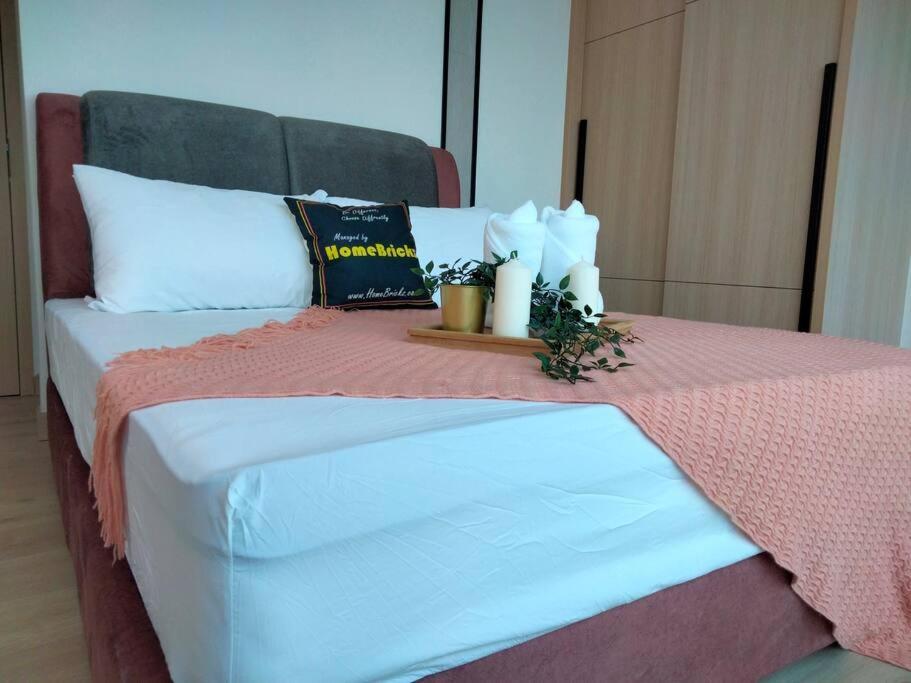 Appartement Colony Klcc By Homebrickz *